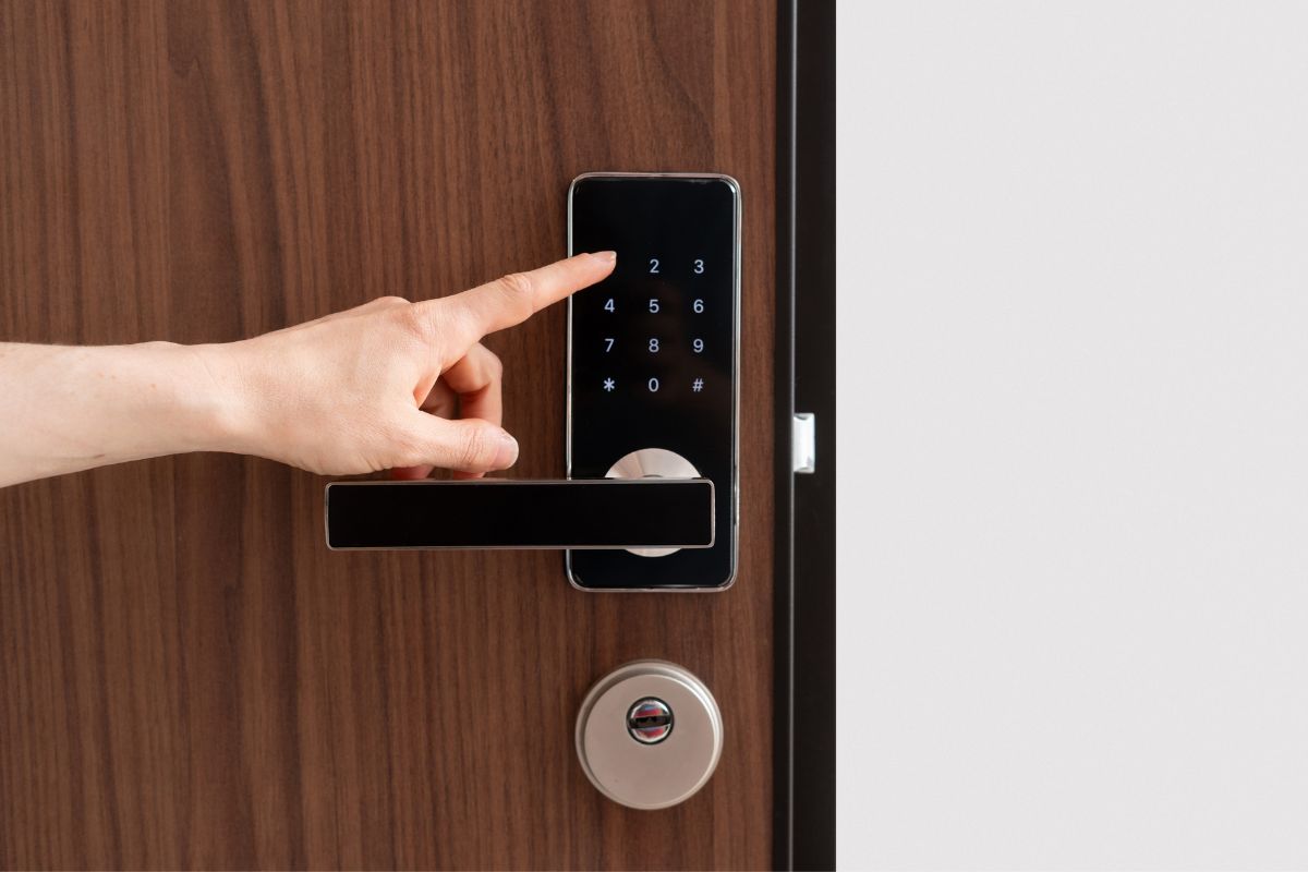 Smart Locks vs. Deadbolts: Safer for Burlington Homes? 